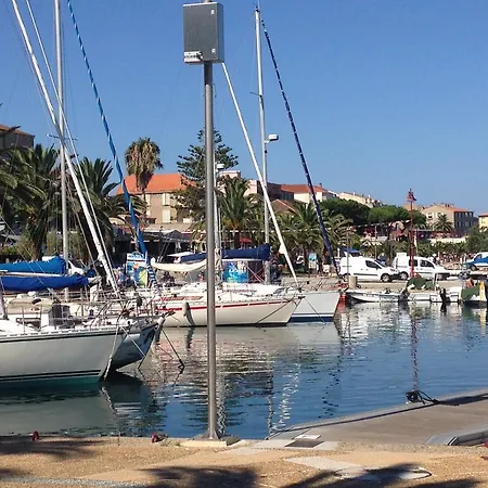 Les Pieds Dans L'eau * Propriano